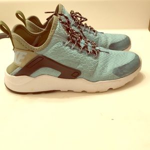 Lightweight Nike ultra huarache